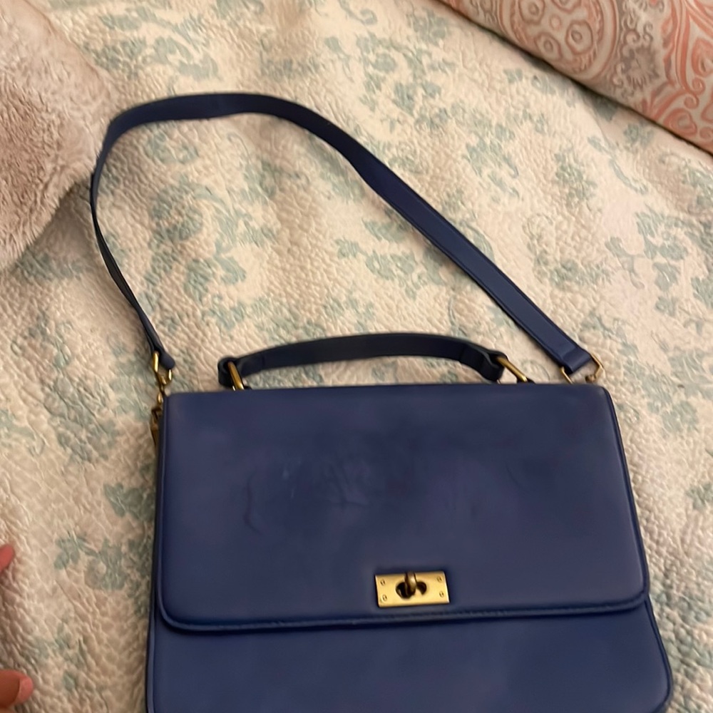 A good Lock good space and a cross body bag